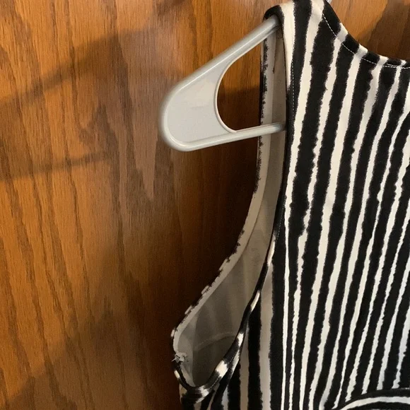 H&M black and white striped skater style sleeveless dress large - Picture 5 of 6